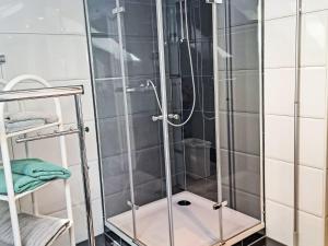 Baðherbergi á Apartment Siebter Himmel by Interhome