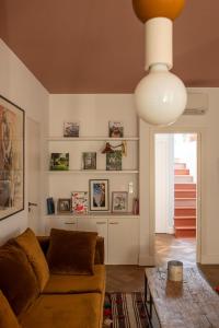 Triplex in an Hôtel Particulier的休息区