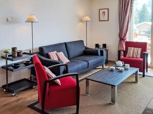 Et sittehjørne på Apartment Les Combins 30 by Interhome