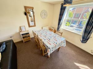 Χώρος καθιστικού στο Lighthouse Apartment +34 φωτογραφίες