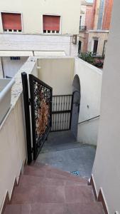 マテーラにあるPalazzo epocale Matera - Room 900の金門付き建物入口