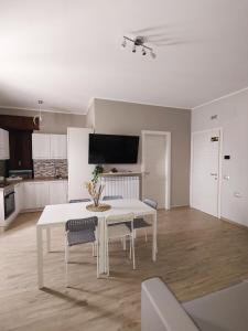 TV a/nebo společenská místnost v ubytování Pietrapantone B&B