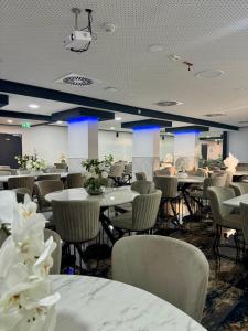 Restaurace v ubytování Hotel Montenegro