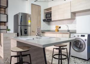 Φωτογραφία από το άλμπουμ του Luxury Laureles Loft Near Top Dining & Bars σε Μεδεγίν