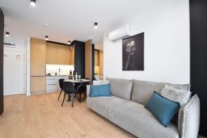 Dapur atau dapur kecil di Perłowa Przystań Apartament Sealife by LookAp przy plaży, klimatyzacja, parking
