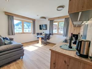 Kuchyň nebo kuchyňský kout v ubytování Apartment Kragenjoch by Interhome
