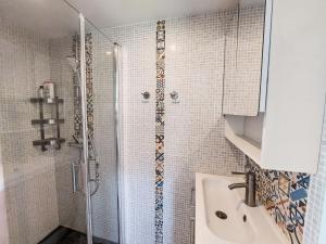 Koupelna v ubytování Holiday Home Charme de Banastère by Interhome