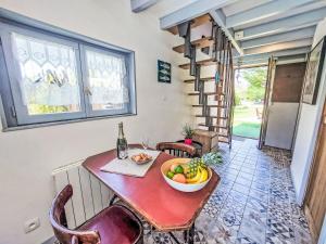 Posezení v ubytování Holiday Home Charme de Banastère by Interhome