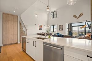 Kuchyň nebo kuchyňský kout v ubytování Tremblant Prestige Horizon 2-304 + 29 fotografií