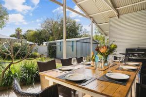 Zahrada ubytování Abbey Bay Cottage - Pet Friendly, Wifi, Busselton
