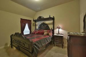 Gallery image of 546) Massive 4 bedroom in great neighborhood in Fresno +22 photos