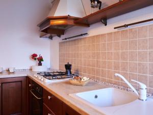Zdjęcie z galerii obiektu Apartment Popa by Interhome w mieście Bellano