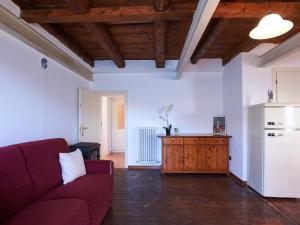 Kuchnia lub aneks kuchenny w obiekcie Apartment Popa by Interhome