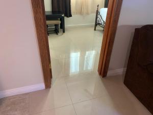 Televisyen dan/atau pusat hiburan di charming guest house