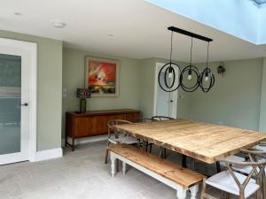 Gambar di galeri bagi Lynwood House, private 5 bed 4 bath with large drive di Bratton