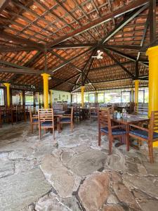 Restaurace v ubytování Bitingui Praia Hotel