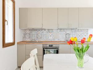 Kuchyň nebo kuchyňský kout v ubytování Holiday Home Sogno di Mare by Interhome