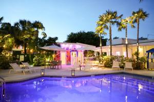 Bazén v ubytování Orchid Key Inn - Adults Only nebo v jeho okolí