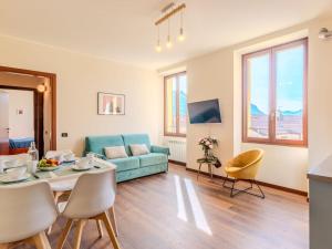 Μια τηλεόραση ή/και κέντρο ψυχαγωγίας στο Apartment Piazza San Giuseppe-2 by Interhome