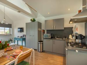 Køkken eller tekøkken på Apartment Symphonie by Interhome + 29 billeder