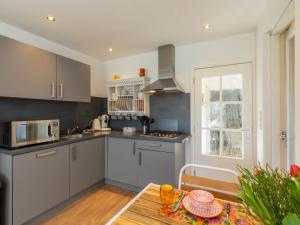 Køkken eller tekøkken på Apartment Symphonie by Interhome