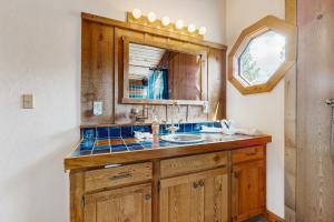 Fotografie z fotogalerie ubytování Classic Donner Lake View Cabin v destinaci Truckee + 25 fotografií