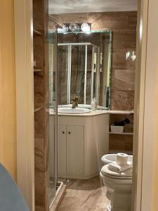 A bathroom at Piazza di Spagna Apartment