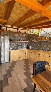 Η κουζίνα ή μικρή κουζίνα στο Sunset House