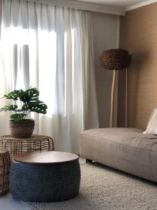 Χώρος καθιστικού στο Ibiza Chalet met verwarmde zwembad en wifi