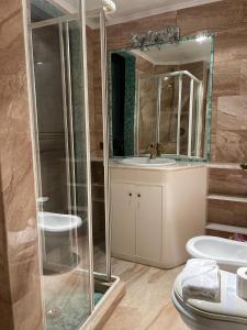 A bathroom at Piazza di Spagna Apartment