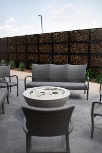 Χώρος καθιστικού στο Holiday Inn Express & Suites Onalaska - La Crosse Area by IHG