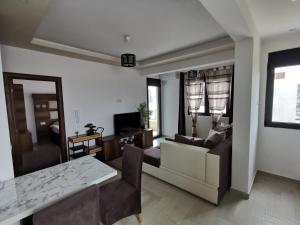 Televisyen dan/atau pusat hiburan di Ulcinj Vibes & Waves Apartment