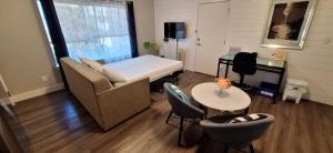 Letto o letti in una camera di Two Bedroom Serenity with AC- Complimentary Welcome Treats