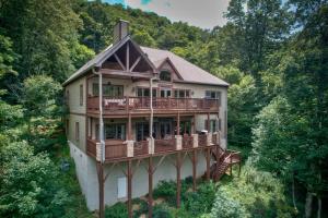 an aerial view of a house in the woods at Birds Nest on Sugar Mountain in Sugar Mountain