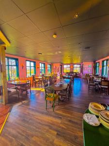 Un restaurant u otro lugar para comer en Brú Country Estate