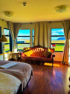Una cama o camas en una habitación de Brú Country Estate