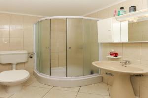 Koupelna v ubytování Apartments Villa Dubrovnik- Superior Studio Apartment with Terrace and Sea View + 8 fotografií