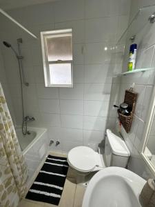 Ένα μπάνιο στο Habitación Doble con Baño Compartido en Barrio Acogedor y Relajado +11 φωτογραφίες