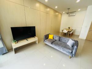 TV a/nebo společenská místnost v ubytování D'Pristine-Legoland Walk5min 3RB FamilyHouse Max12pax