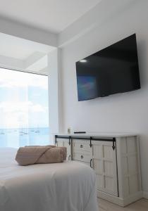 TV a/nebo společenská místnost v ubytování One Love Motel
