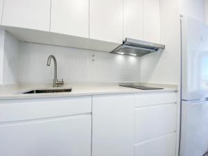 Η κουζίνα ή μικρή κουζίνα στο Holiday Home in Torremolinos by the Beach