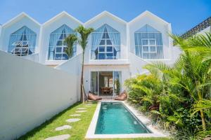 Πισίνα στο ή κοντά στο Villa Greenwall Canggu