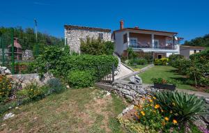 Κήπος έξω από το Apartment Gornji Rabac Croatia