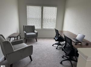 A seating area at Spacious 3BR with Loft and Patio