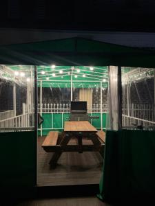 Stolní tenis v ubytování EoeoewaYu B nebo okolí