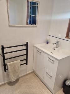 Φωτογραφία από το άλμπουμ του Stoke's Cosy Cottage σε Νέλσον