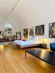 Postel nebo postele na pokoji v ubytování Schloss Hollenburg Aparte Apartments + 37 fotografií