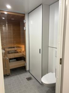 Bilik mandi di Ylläs Chalet 4304 +18 gambar