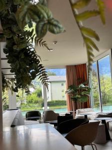HOP Apartments & Suites的休息区