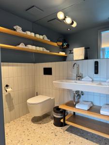 HOP Apartments & Suites的一间浴室